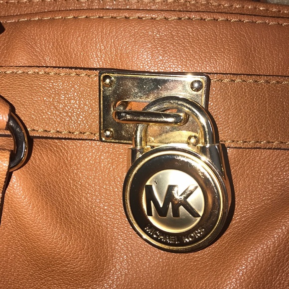 Michael Kors Large Hamilton Tote - Picture 5 of 6